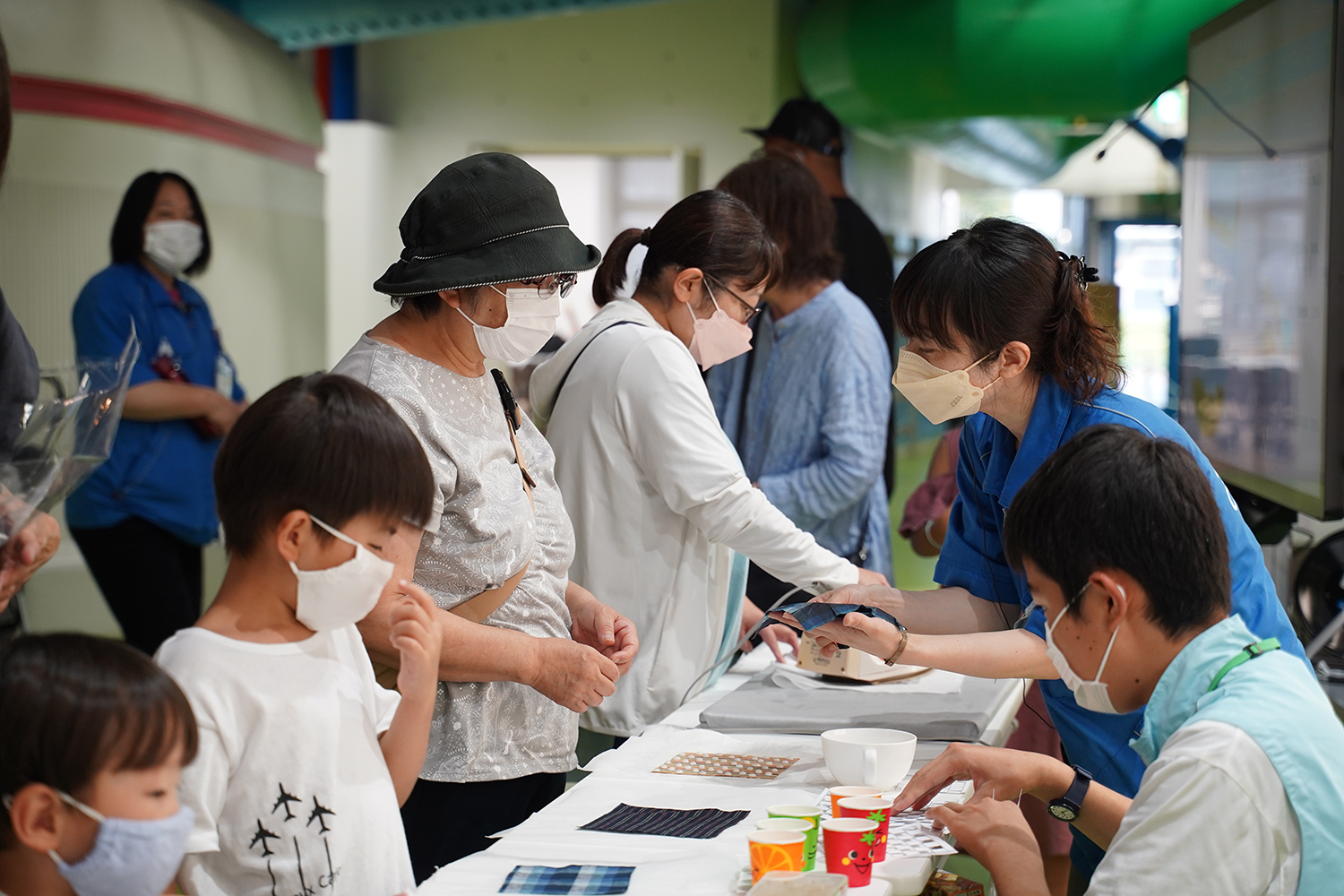 「遠州織物でつくる！みつろうラップ」のイベント写真